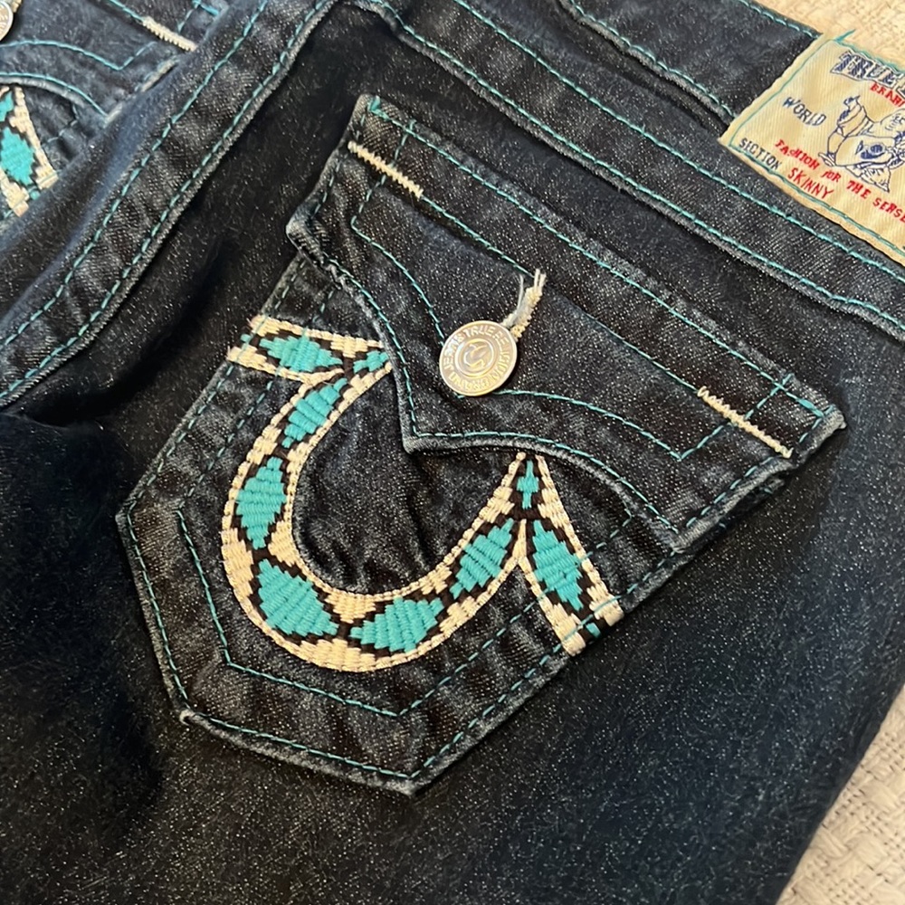 True Religion Women’s Straight Jeans with Colored Embroidered Logo Size 27 - Picture 7 of 14